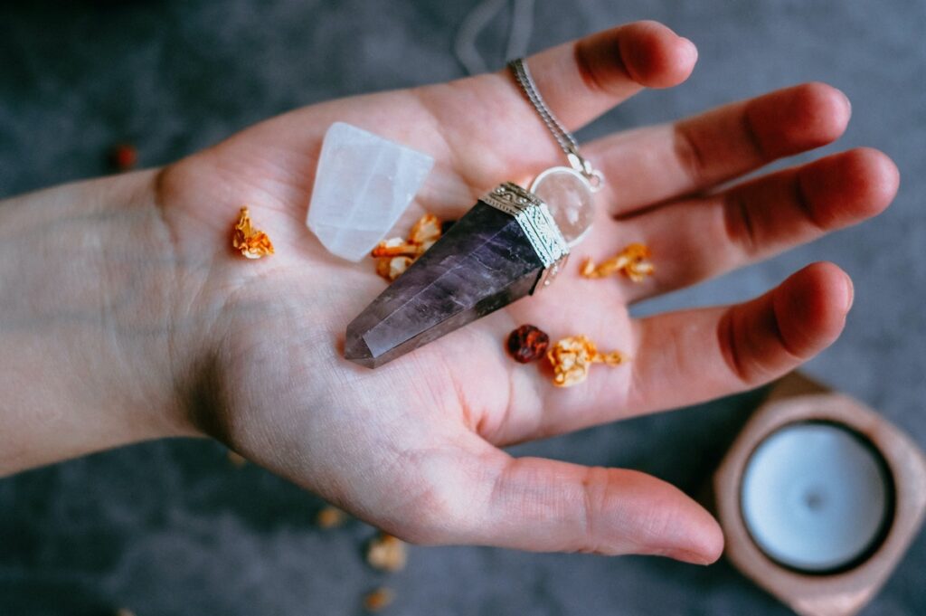 Important Facts You Need to Know If You Want to Become a Crystal Healer